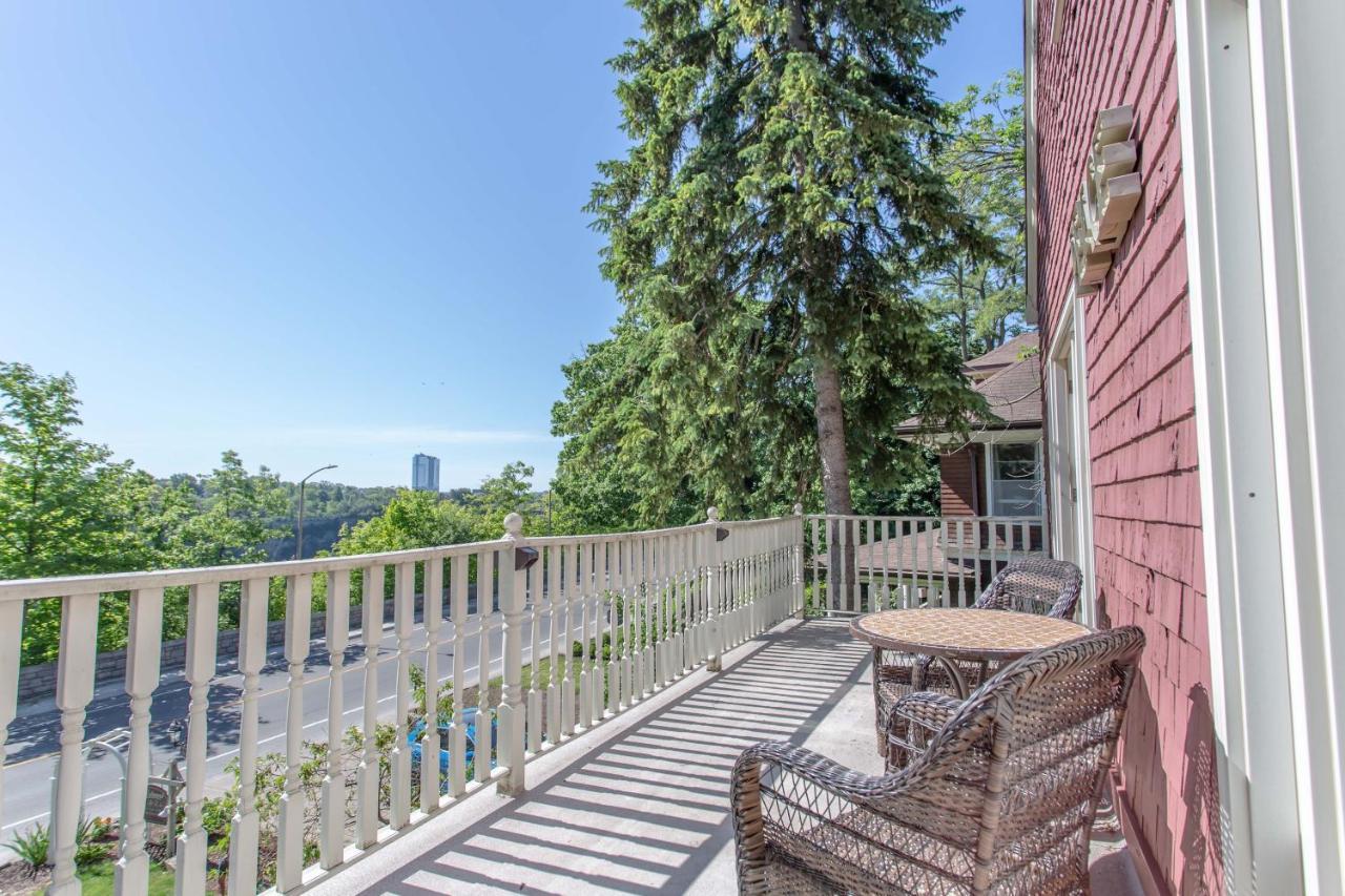 Redwood Bed And Breakfast Niagara Falls Exterior photo